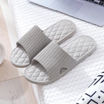 2021 nueva antideslizante masaje suave con suela de baño del hogar zapatillas para hombres y mujeres en el hogar par de sandalias YX01