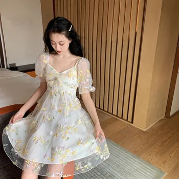 Elegante Pradera Chic Harajuku Kawaii Beige Sexy V-Cuello de Encaje Vestidos de vestidos de verano Vestido de Verano para las Mujeres Vestido De Mujer 2021 Nuevo