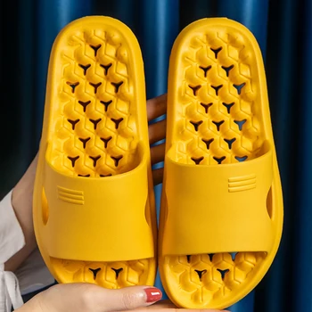 Las Mujeres De La Moda Hueco Zapatillas De Baño Comodidad De Masajes Casa De Verano Nuevo Soft Hombres Zapatillas Antideslizantes Baño Par De Zapatillas