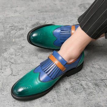 ZSAUAN Patchwork Británico Señaló Hombres Pisos de Cuero de la PU Borlas Inglaterra Oxford Hombres Zapatos de Vestir de color Verde Amarillo Zapatos de Moda