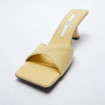 2021 Nuevo Verano De Las Mujeres Zapatillas Zapatos De La Restauración De Una Antigua Palabra Zapatos De Tacón Alto De Color Amarillo Plisado Sandalias