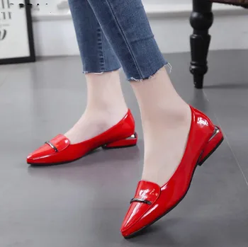 2020 Elegante Rojo Punta Del Dedo Del Pie Zapatos Planos De Las Mujeres De Cuero De Patente Pisos De La Moda De Deslizamiento En Los Zapatos De Señora De Deslizamiento En El Ballet De La Oficina De Zapatos