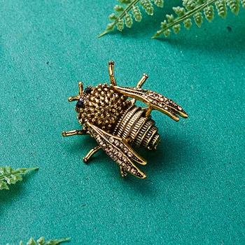 Primavera Nueva Color Oro Cigarra Broches para las Mujeres de color Verde Rhinestone Escarabajo de Insectos Pin de Broche Vintage Camisa de Moda de la Joyería de Regalo