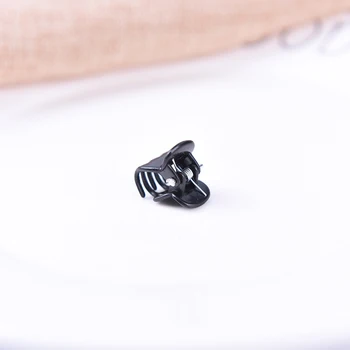 24Pcs/set Mini Lindo Clip de Cabello de 6 Garras de Café Negro con Clip de Plástico de corea Versión Extraña de la Mano de Clip Pequeña Garra Accesorios para el Cabello