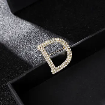 Letra D Cristal Completo Broches de diamantes de imitación para las Mujeres de la Capa Pernos de la Solapa de Joyas Broche de Strass Bufanda Hebilla de Broche de Mujer Accesorios