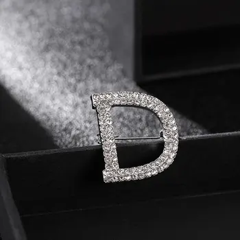 Letra D Cristal Completo Broches de diamantes de imitación para las Mujeres de la Capa Pernos de la Solapa de Joyas Broche de Strass Bufanda Hebilla de Broche de Mujer Accesorios