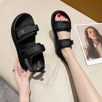 Las mujeres sandalias casual estudiante sandalias 2021 verano nuevo estilo Europeo y Americano de la playa de zapatos con Velcro zapatos de plataforma