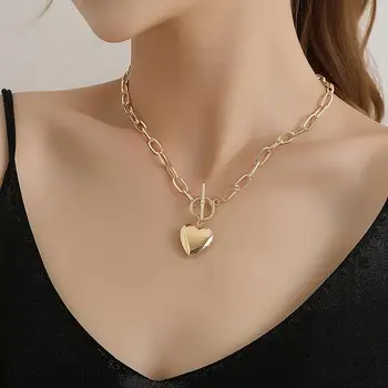 Elegante Corazón de Oro Medallón Collar Con Colgante 3D Encantos Cadenas en el Cuello Enlace de la Joyería de las Mujeres Accesorios de Moda