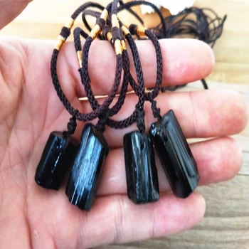 4pcs Cristal Natural Turmalina Negra Piedra Colgante, Collar de Cable Encanto de la Piedra Negra Colgantes con Tejido a Mano de la Cuerda